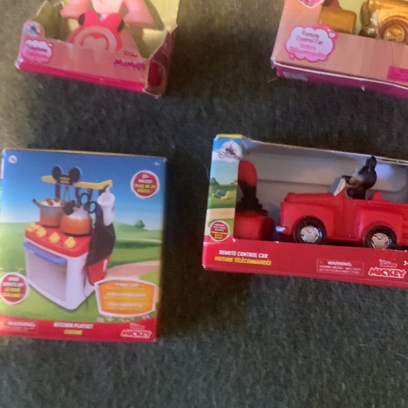 Minnie Mouse Disney mini brands lot of 7 , ultra rare gold included - Picture 6 of 12